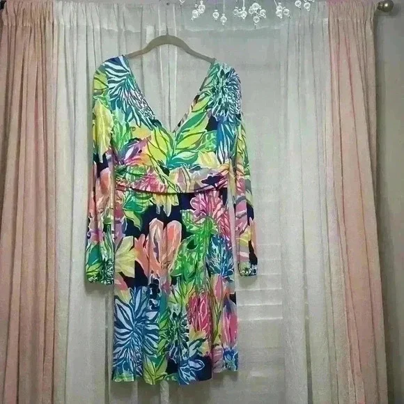 Lilly Pulitzer Fleur Dress Medium in Resort Navy Travelers Palm Item#B4 - Picture 4 of 7